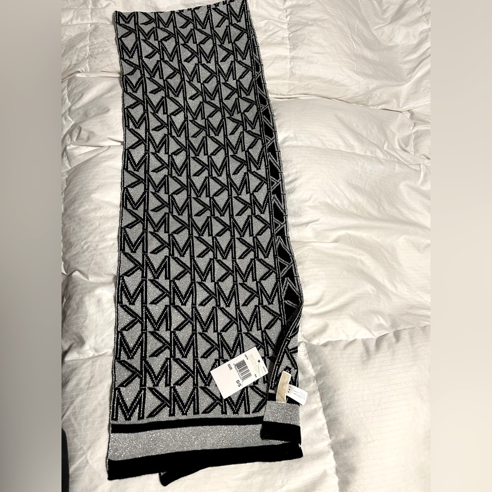 Michael Kors scarf - new with tags